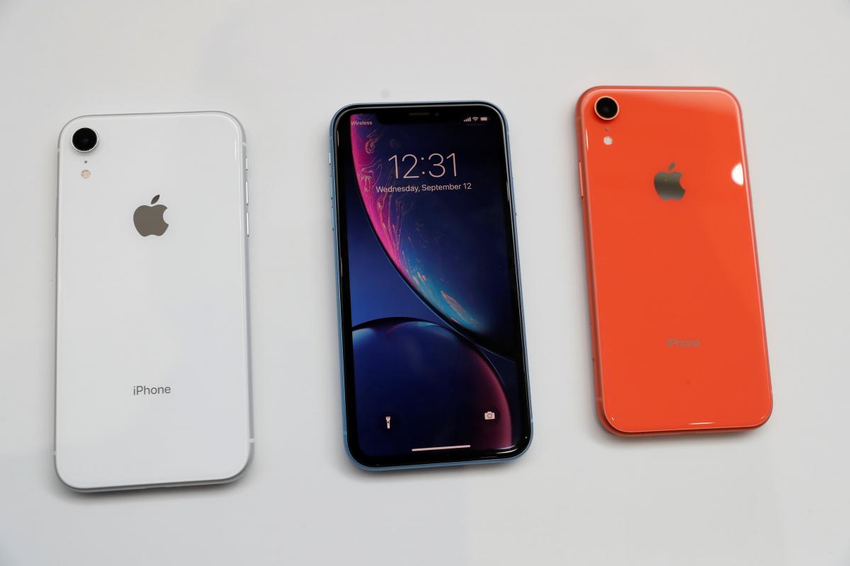 Одновременно Apple увеличивает производство телефонов предыдущих моделей - iPhone 8 и iPhone 8 Plus, значительно дешевле iPhone XR