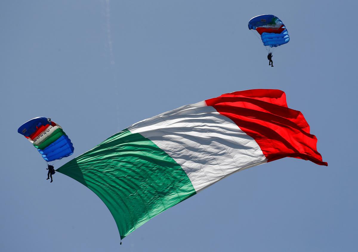 Тех, кто будет пытаться обойти уплату налогов в Италии, ждать серьезные штрафы, а если они не подчинятся но не перерегистрируют автомобиль - и конфискация